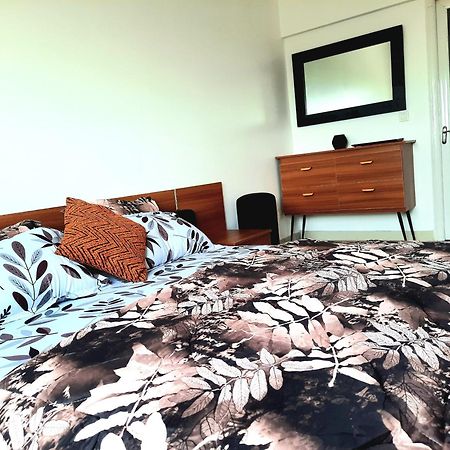 Chambres Meublees Avenue Cheikh Anta Diop Dakar Esterno foto