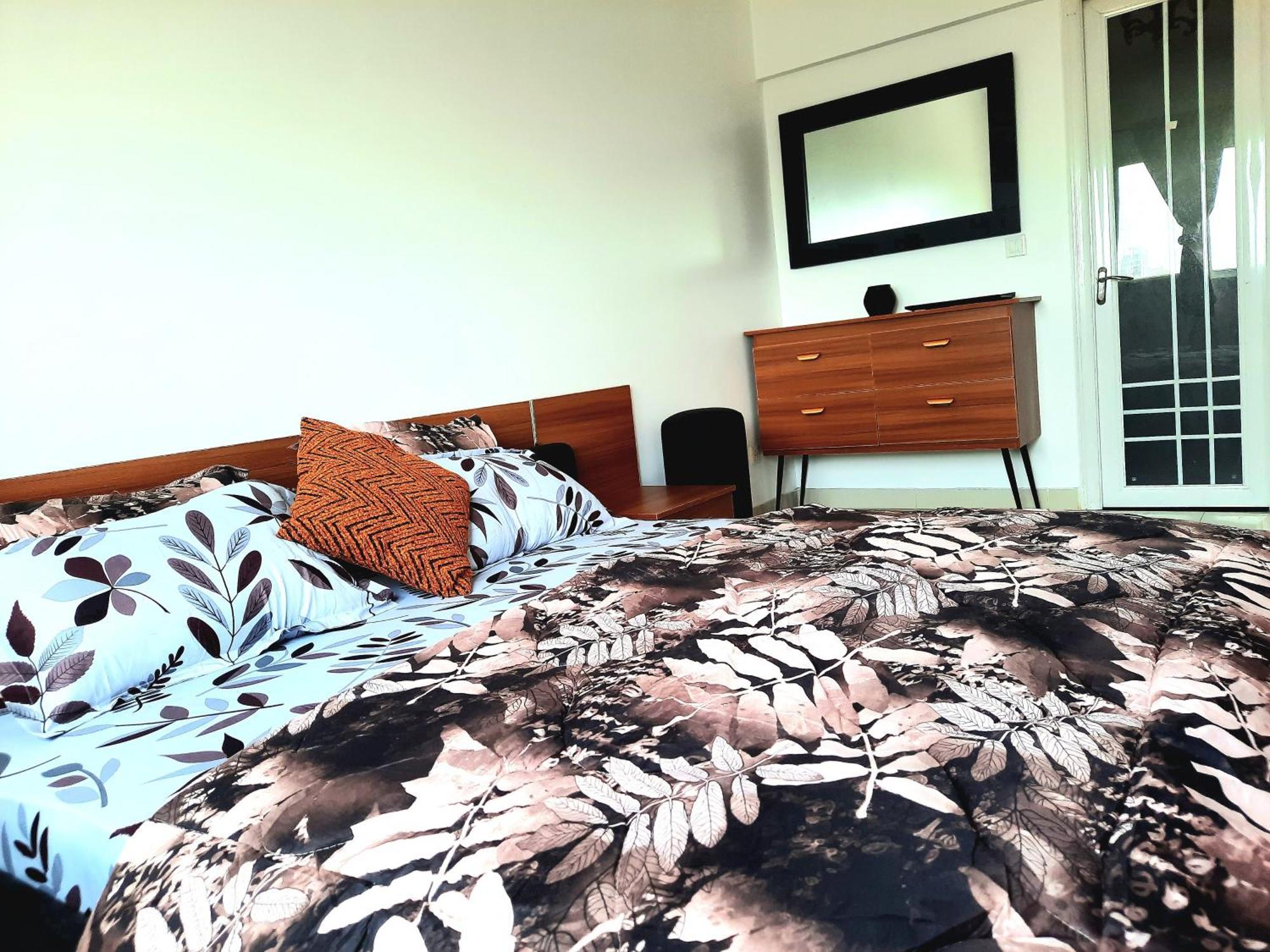 Chambres Meublees Avenue Cheikh Anta Diop Dakar Esterno foto