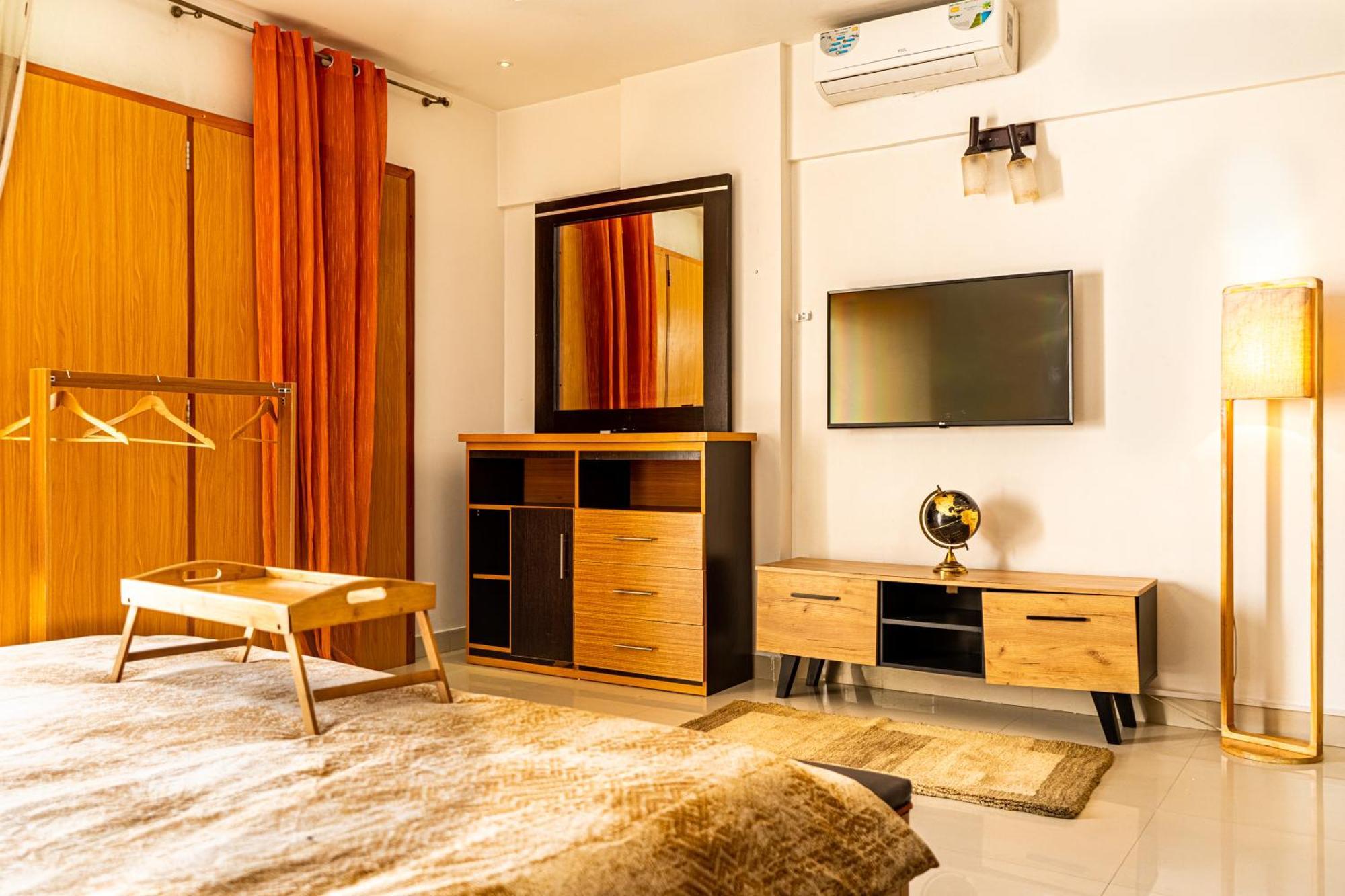 Chambres Meublees Avenue Cheikh Anta Diop Dakar Esterno foto