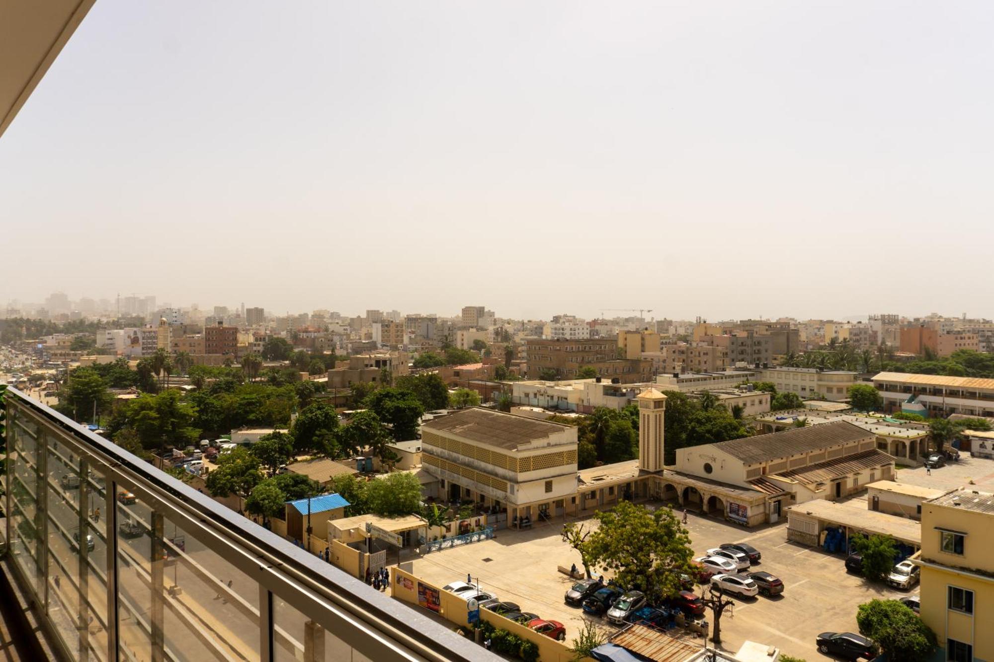 Chambres Meublees Avenue Cheikh Anta Diop Dakar Esterno foto